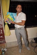 Rahul Bose at Celebrate Bandra book reading for kids in D Monte Park on 12th Nov 2011 (41).JPG